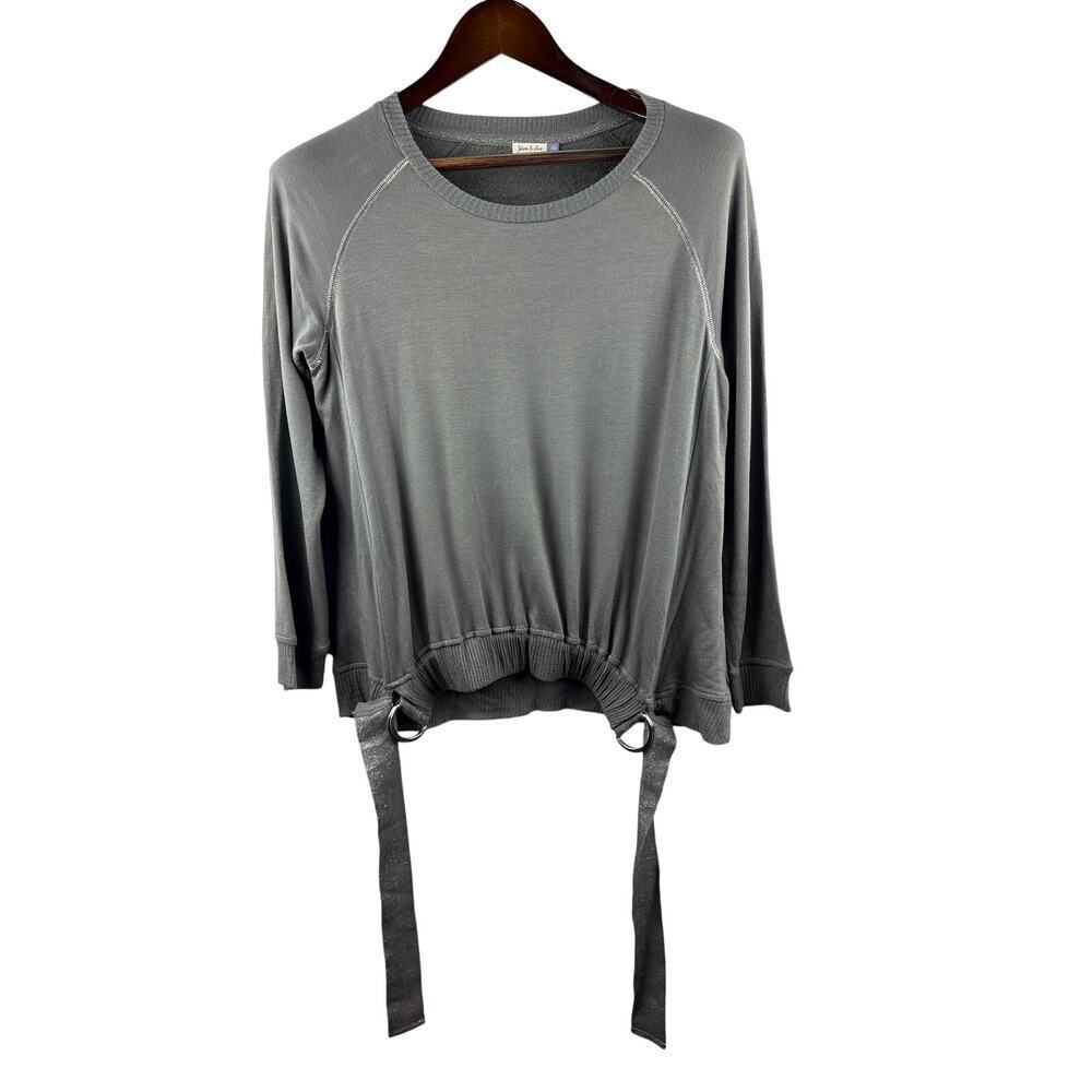 Women’s Yarn & Sea Medium Grey Crewneck w/ Soarkly Built In Belt